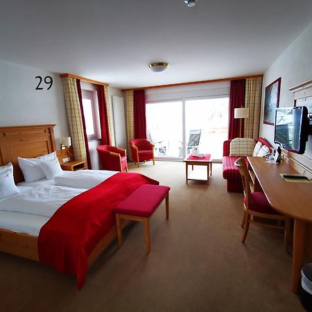 Wander- & Wellnesshotel Naegele ヘーヘンシュヴァント エクステリア 写真