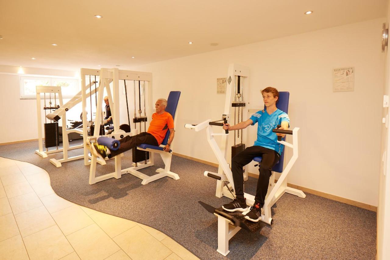 Wander- & Wellnesshotel Naegele ヘーヘンシュヴァント エクステリア 写真