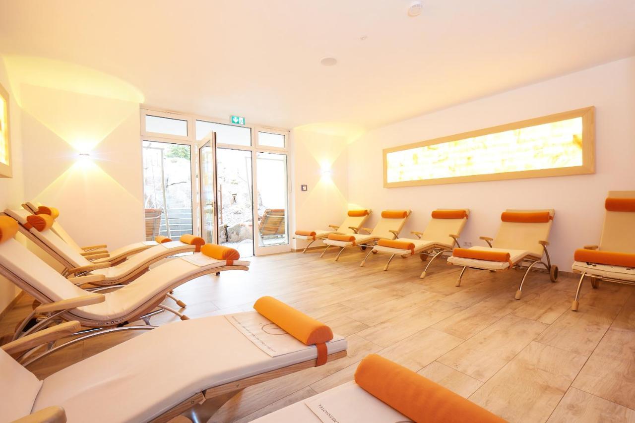 Wander- & Wellnesshotel Naegele ヘーヘンシュヴァント エクステリア 写真